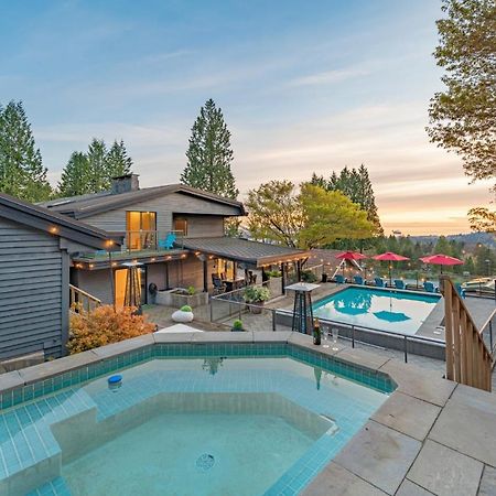 Grouse Cheerful Large Private Bedroom, Bath, Shared Deck, Pool, Hot Tub 北温哥华 外观 照片