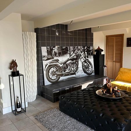 Grouse Cheerful Large Private Bedroom, Bath, Shared Deck, Pool, Hot Tub 北温哥华 外观 照片