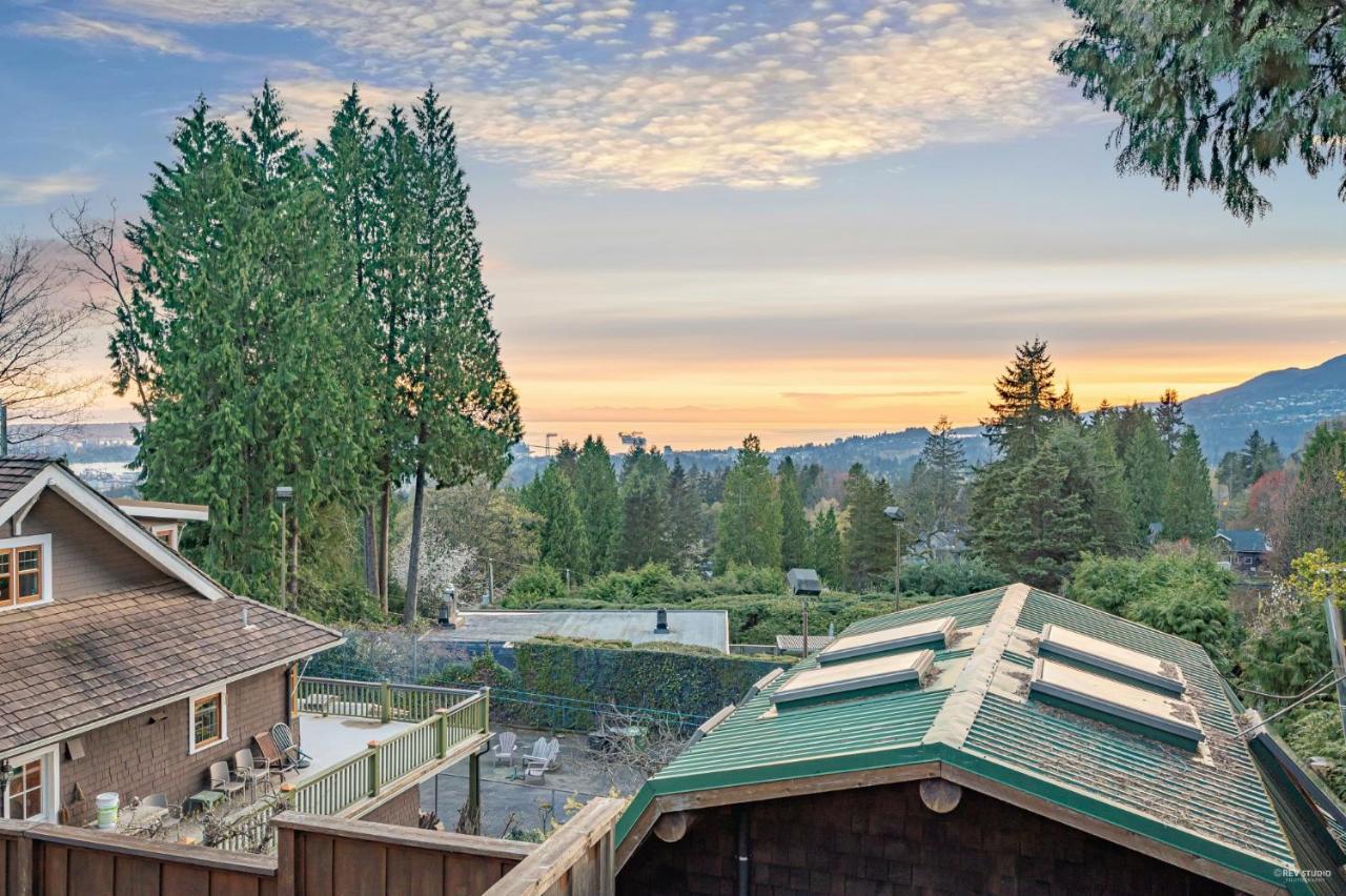 Grouse Cheerful Large Private Bedroom, Bath, Shared Deck, Pool, Hot Tub 北温哥华 外观 照片
