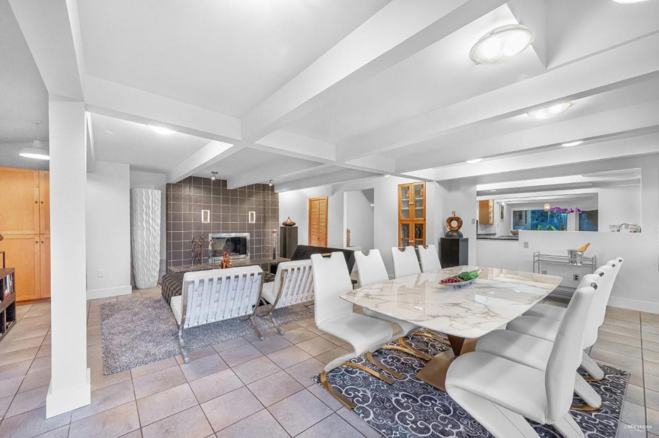 Grouse Cheerful Large Private Bedroom, Bath, Shared Deck, Pool, Hot Tub 北温哥华 外观 照片