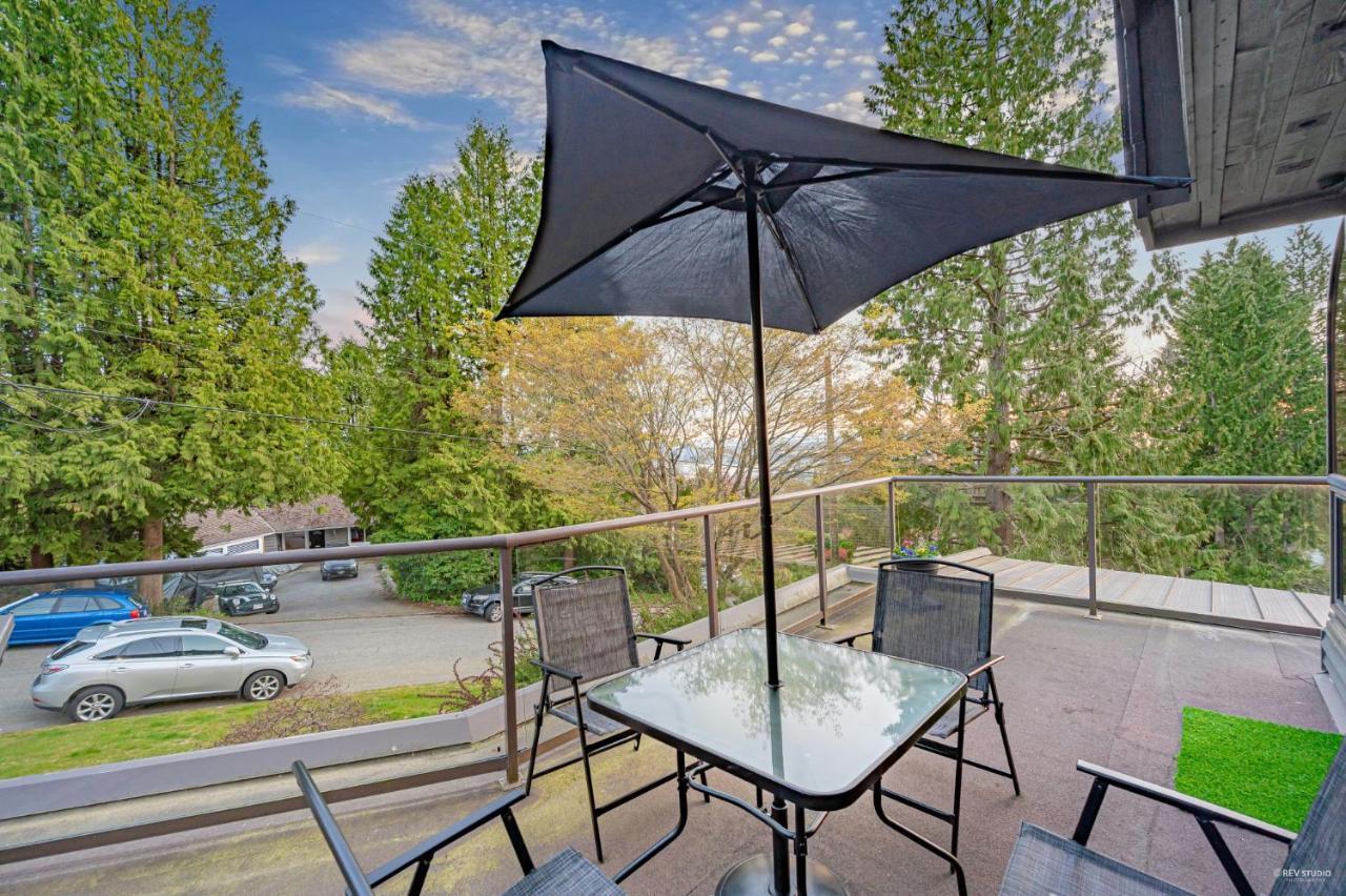 Grouse Cheerful Large Private Bedroom, Bath, Shared Deck, Pool, Hot Tub 北温哥华 外观 照片