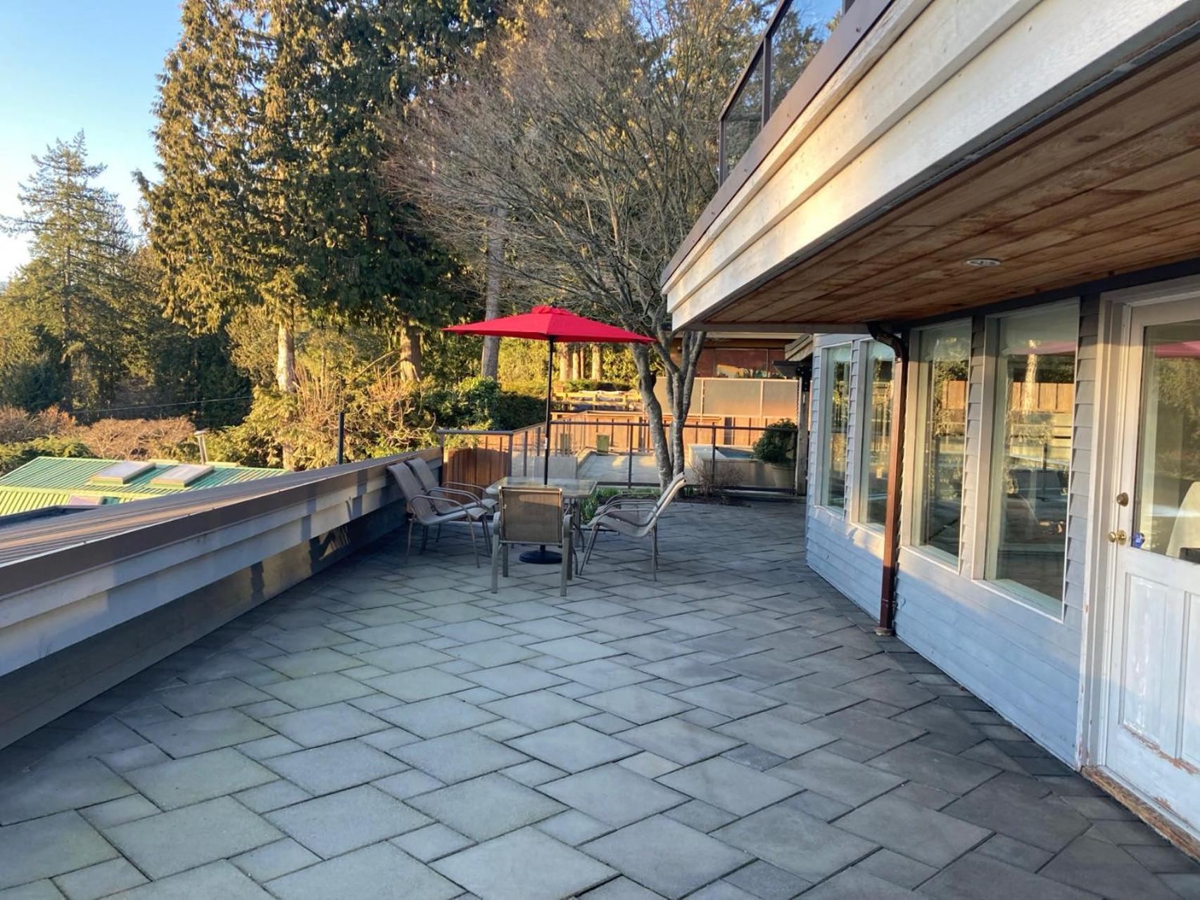 Grouse Cheerful Large Private Bedroom, Bath, Shared Deck, Pool, Hot Tub 北温哥华 外观 照片
