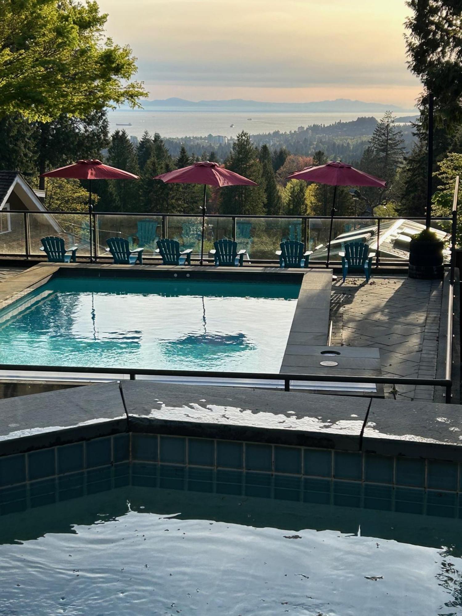 Grouse Cheerful Large Private Bedroom, Bath, Shared Deck, Pool, Hot Tub 北温哥华 外观 照片