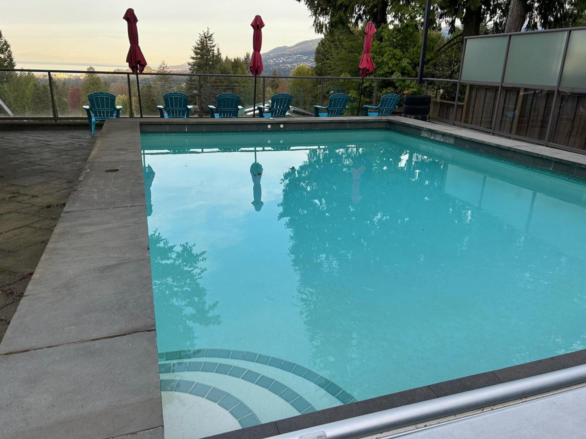 Grouse Cheerful Large Private Bedroom, Bath, Shared Deck, Pool, Hot Tub 北温哥华 外观 照片