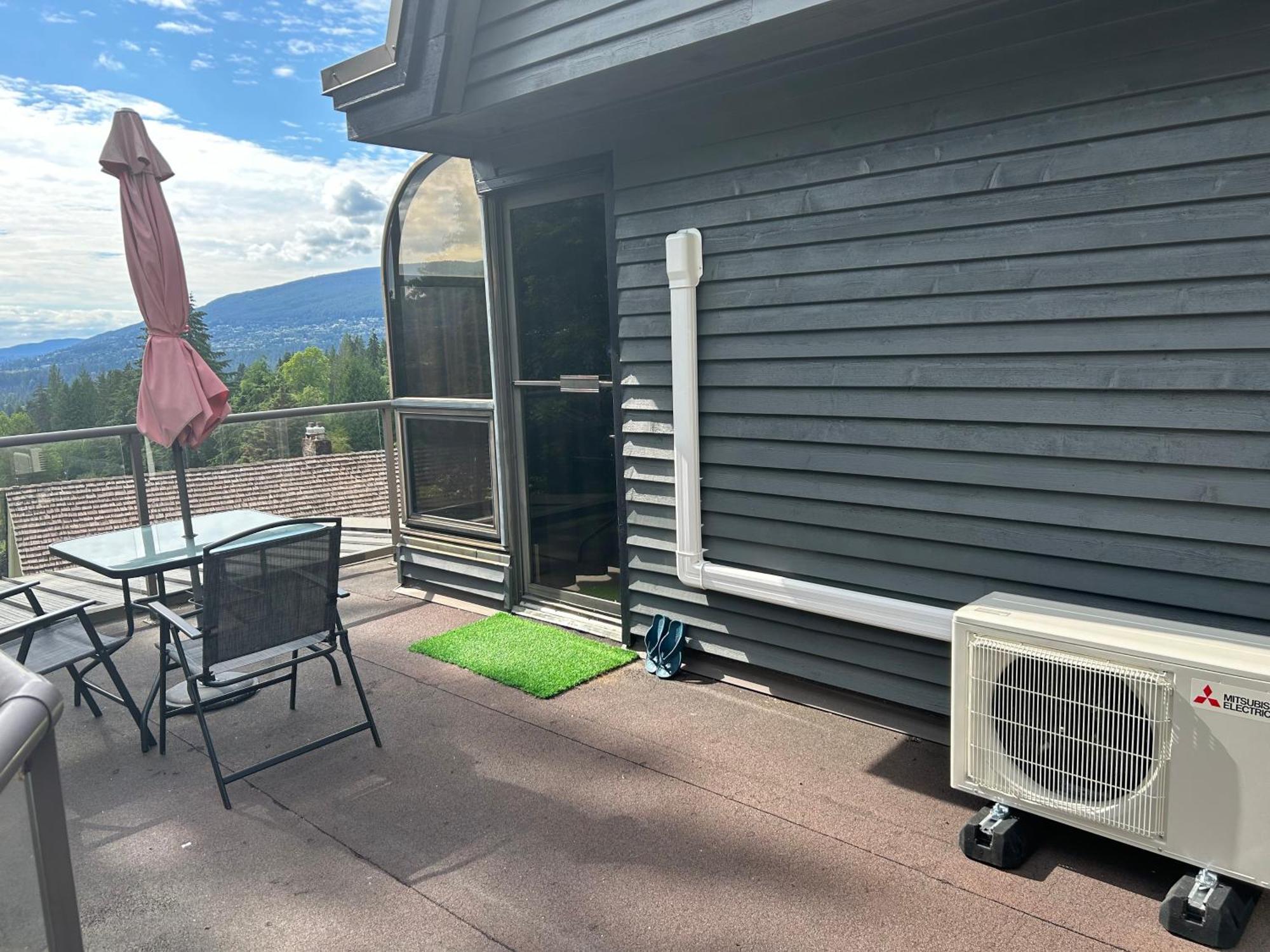 Grouse Cheerful Large Private Bedroom, Bath, Shared Deck, Pool, Hot Tub 北温哥华 外观 照片