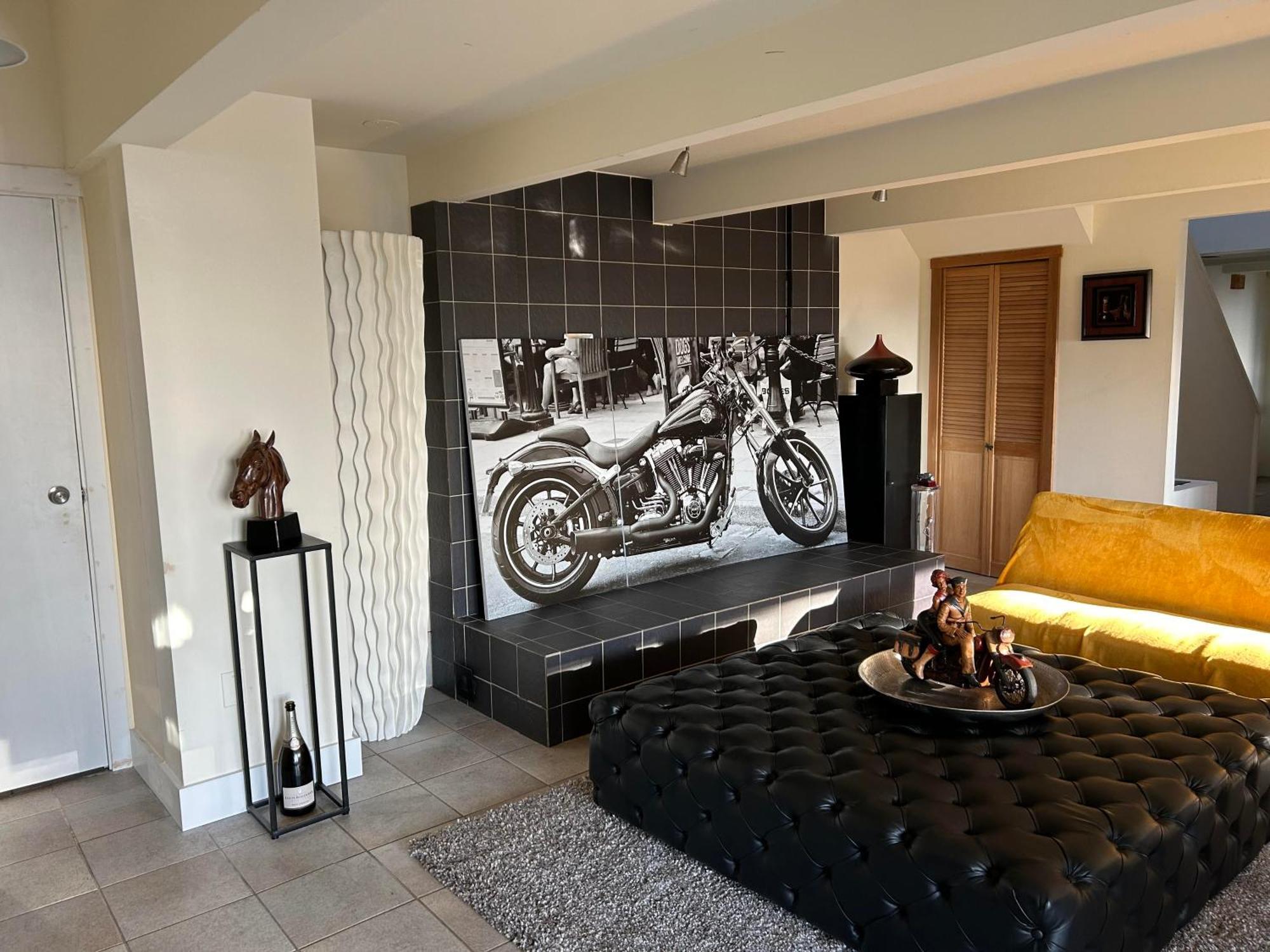 Grouse Cheerful Large Private Bedroom, Bath, Shared Deck, Pool, Hot Tub 北温哥华 外观 照片
