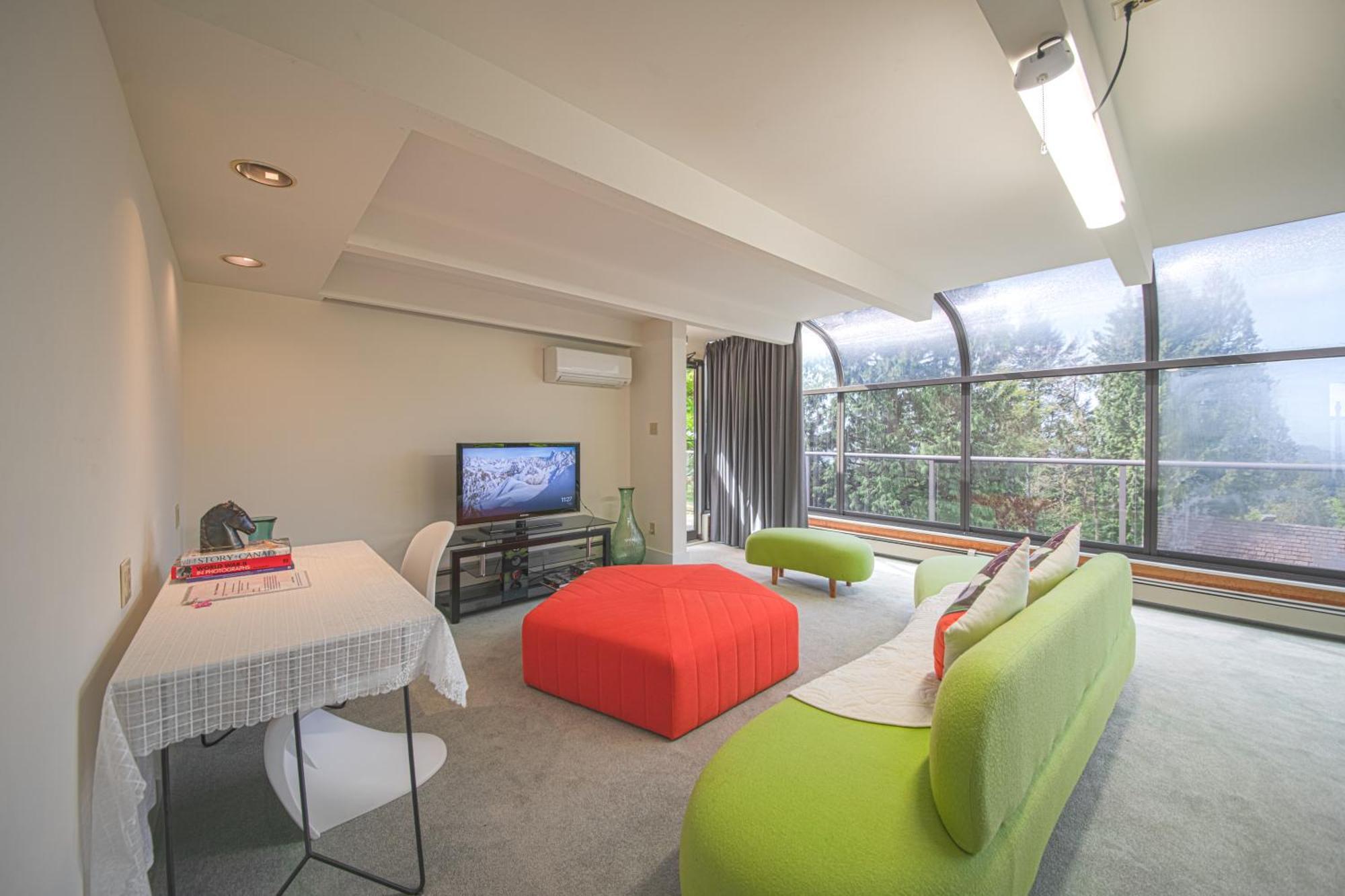 Grouse Cheerful Large Private Bedroom, Bath, Shared Deck, Pool, Hot Tub 北温哥华 外观 照片
